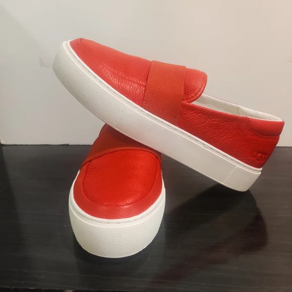 UGG Chayze Platform Sneakers Leather Slip On Round Toe Rubber Sole Red 8.5 Mint - Picture 1 of 15